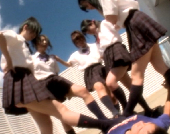 陰湿なドエス女子校生の臭いハイソックの匂い責めと足コキの脚フェチDVD画像6
